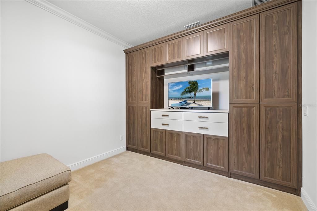 Activo con contrato: $909,000 (5 camas, 3 baños, 2953 Pies cuadrados)