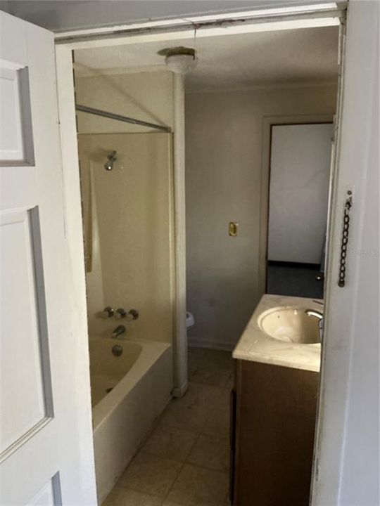 For Sale: $160,000 (3 beds, 2 baths, 1816 Square Feet)