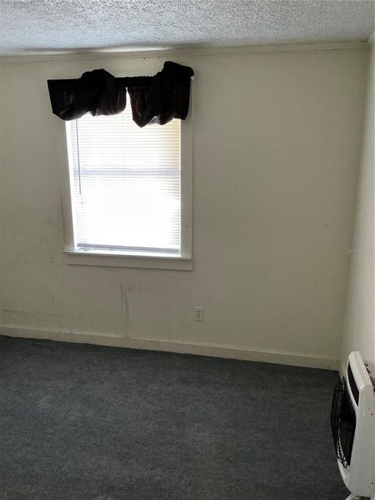 For Sale: $160,000 (3 beds, 2 baths, 1816 Square Feet)