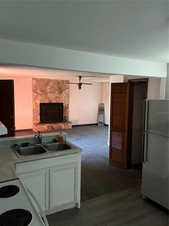 For Sale: $160,000 (3 beds, 2 baths, 1816 Square Feet)