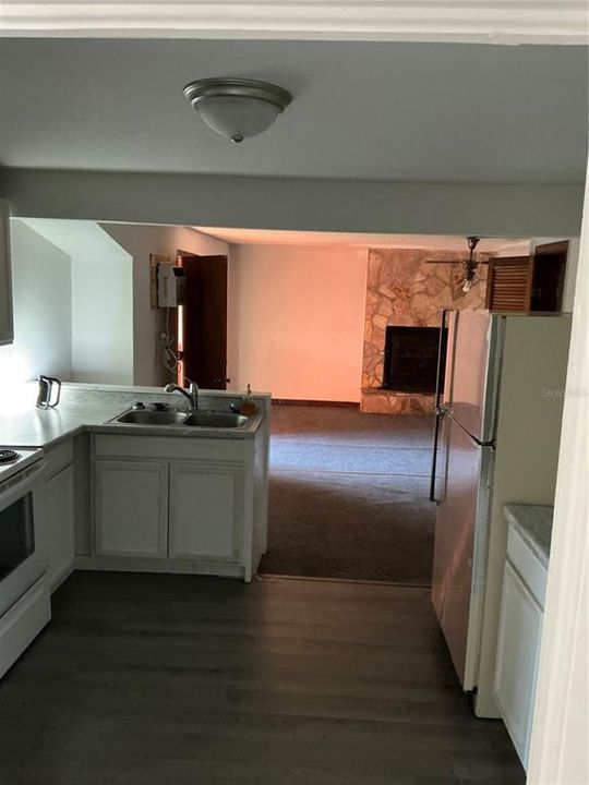 For Sale: $160,000 (3 beds, 2 baths, 1816 Square Feet)