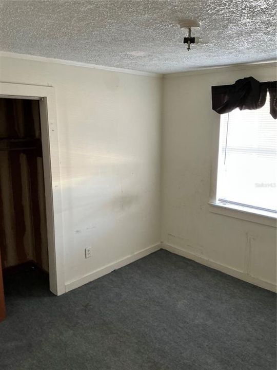 For Sale: $160,000 (3 beds, 2 baths, 1816 Square Feet)