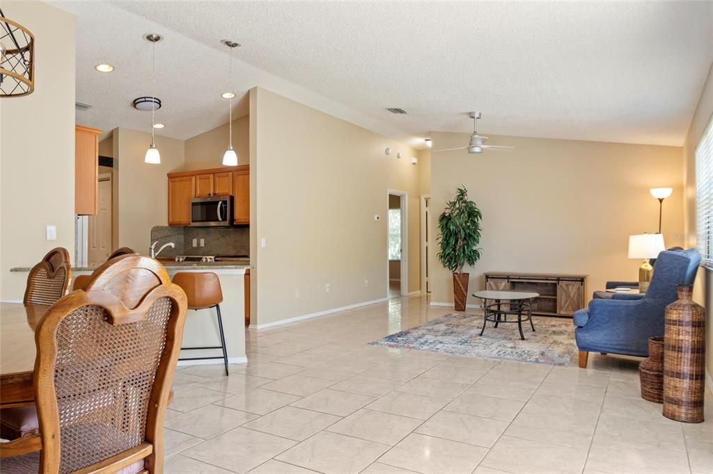 Activo con contrato: $267,000 (2 camas, 2 baños, 1188 Pies cuadrados)