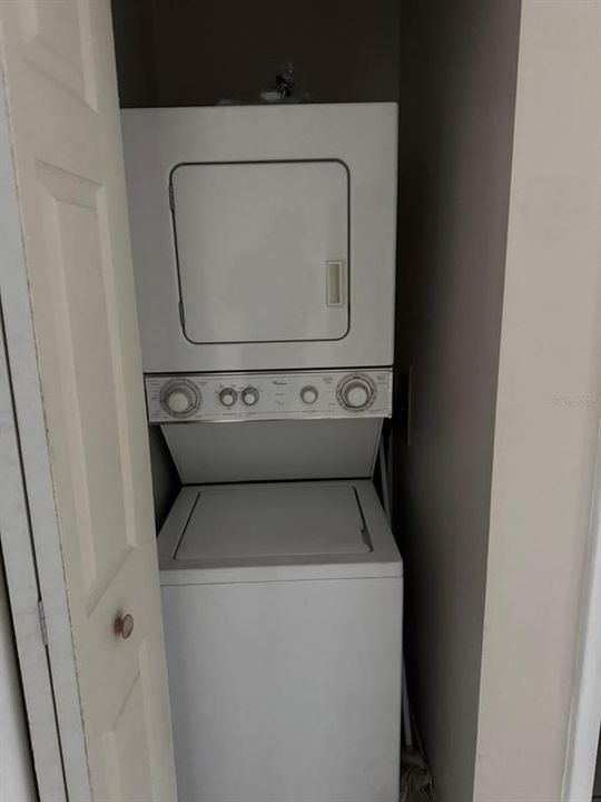 Activo con contrato: $1,650 (2 camas, 2 baños, 861 Pies cuadrados)