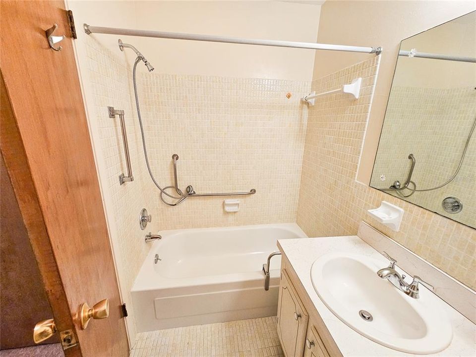 На продажу: $110,000 (1 спален, 1 ванн, 815 Квадратных фут)