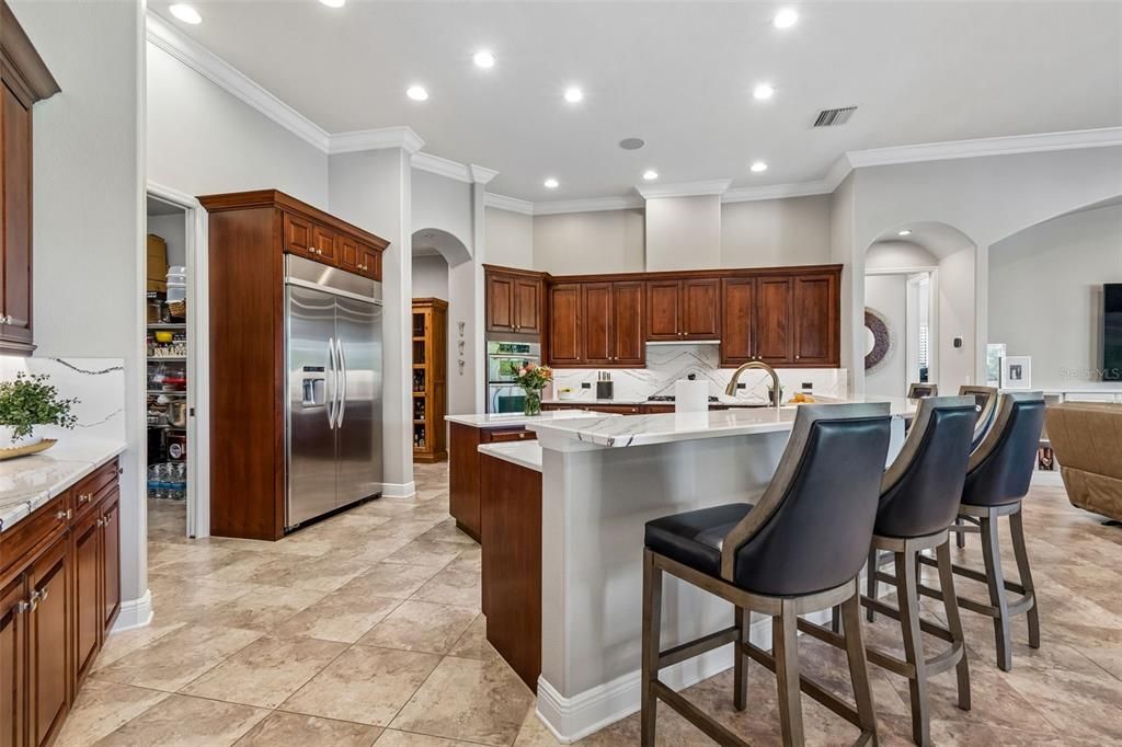Activo con contrato: $1,150,000 (5 camas, 5 baños, 4492 Pies cuadrados)