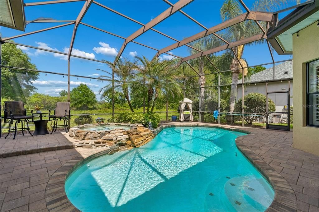 Activo con contrato: $1,150,000 (5 camas, 5 baños, 4492 Pies cuadrados)
