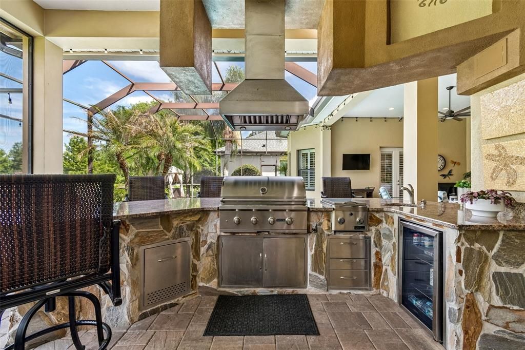 Activo con contrato: $1,150,000 (5 camas, 5 baños, 4492 Pies cuadrados)