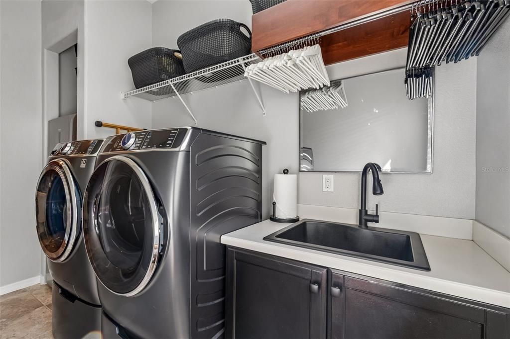 Activo con contrato: $1,150,000 (5 camas, 5 baños, 4492 Pies cuadrados)