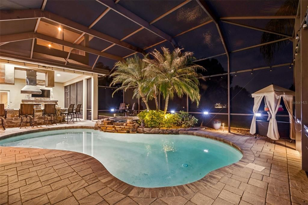 Activo con contrato: $1,150,000 (5 camas, 5 baños, 4492 Pies cuadrados)