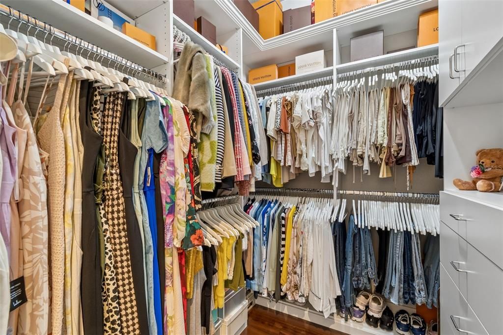 Activo con contrato: $1,150,000 (5 camas, 5 baños, 4492 Pies cuadrados)