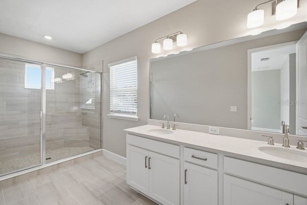 For Sale: $649,999 (5 beds, 4 baths, 3422 Square Feet)