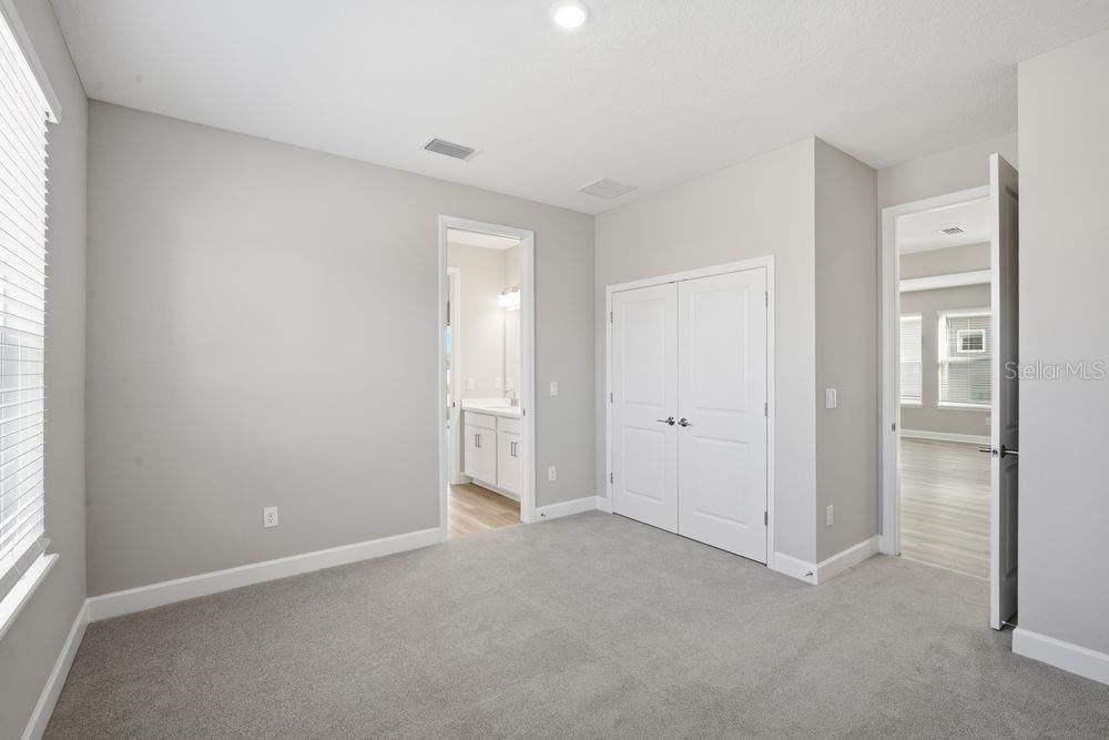 For Sale: $649,999 (5 beds, 4 baths, 3422 Square Feet)