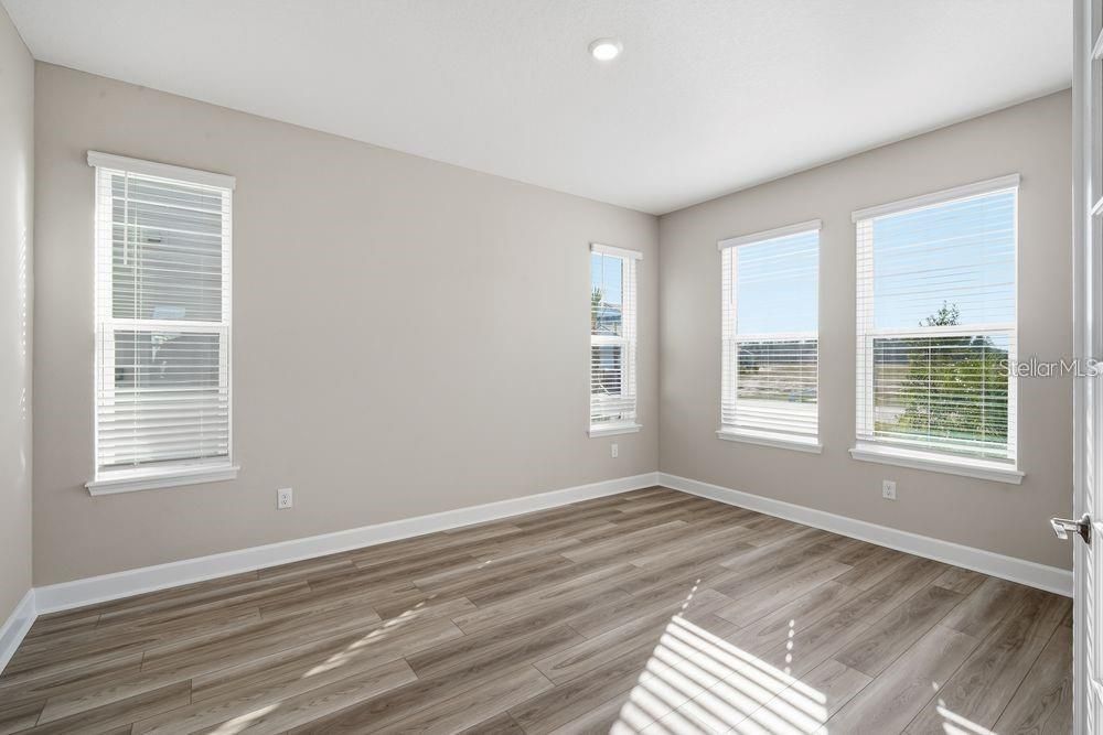 For Sale: $649,999 (5 beds, 4 baths, 3422 Square Feet)