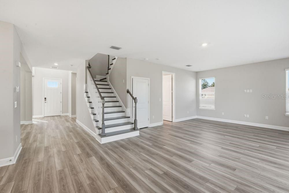 For Sale: $649,999 (5 beds, 4 baths, 3422 Square Feet)