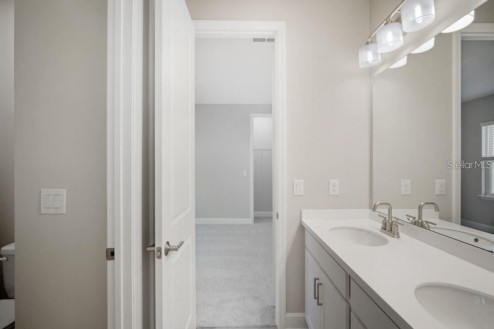 For Sale: $649,999 (5 beds, 4 baths, 3422 Square Feet)