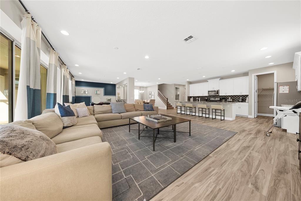 En Venta: $860,000 (9 camas, 6 baños, 4378 Pies cuadrados)
