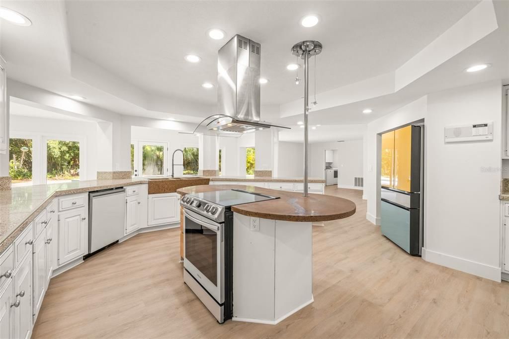 На продажу: $1,299,000 (4 спален, 3 ванн, 4320 Квадратных фут)