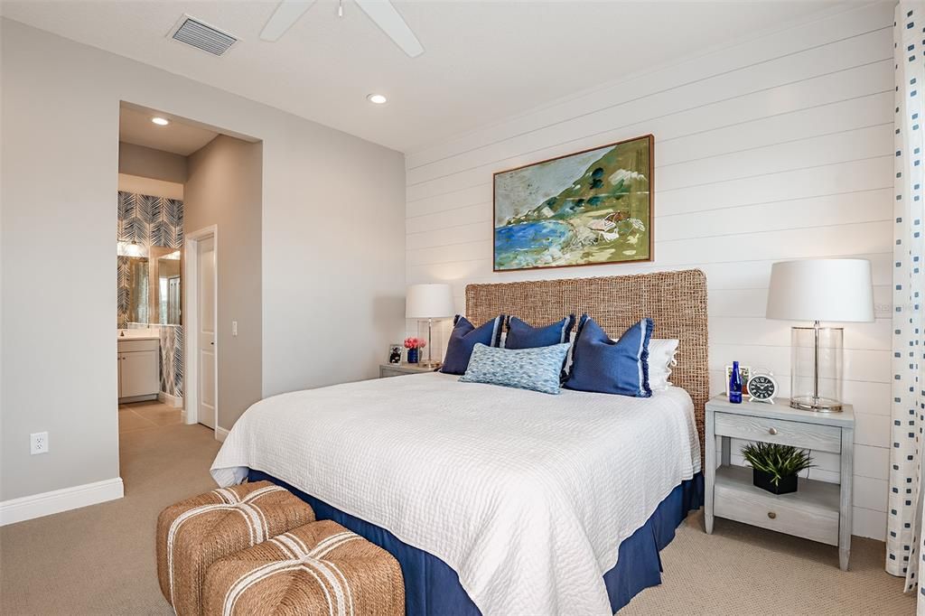 Active With Contract: $334,571 (2 beds, 2 baths, 1660 Square Feet)