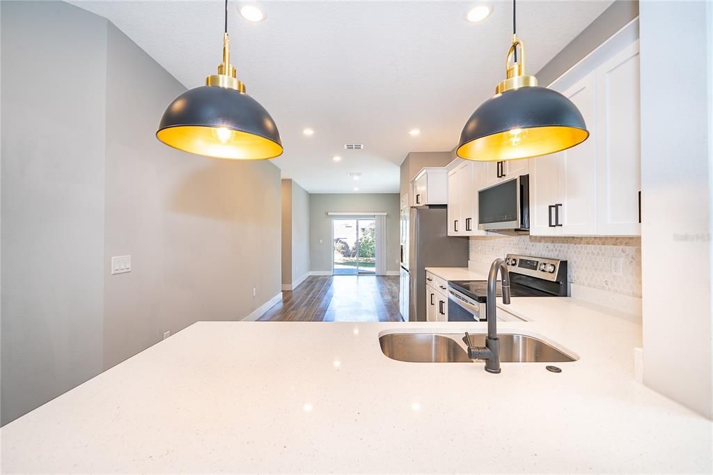 For Rent: $2,800 (4 beds, 2 baths, 1686 Square Feet)