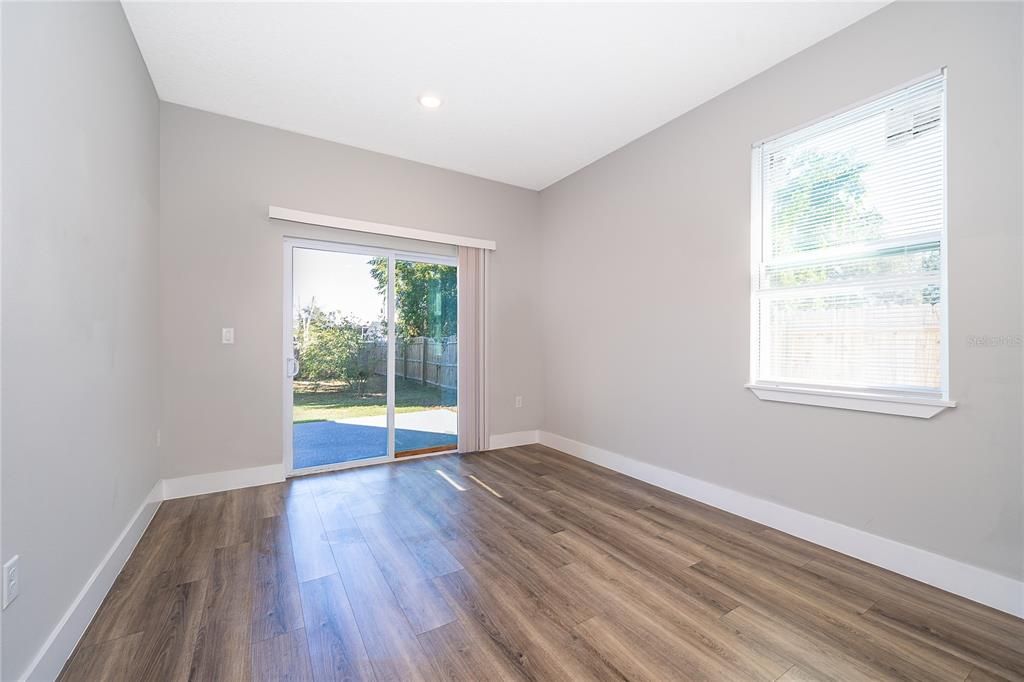 For Rent: $2,800 (4 beds, 2 baths, 1686 Square Feet)