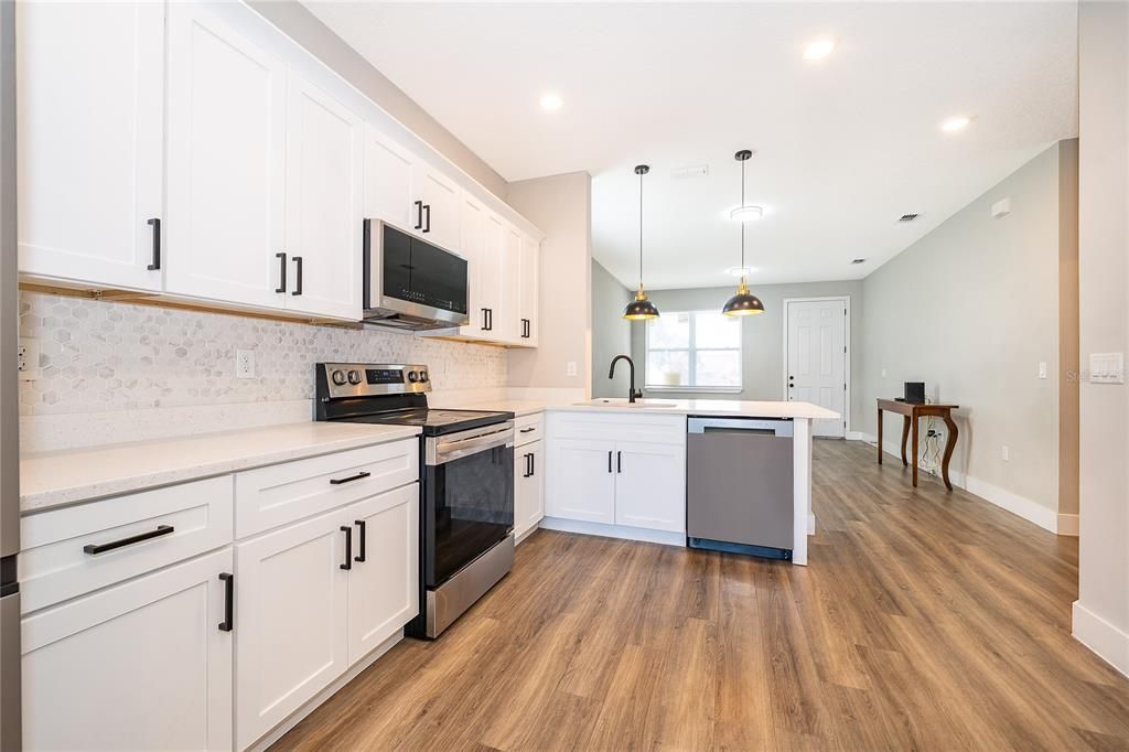 For Rent: $2,800 (4 beds, 2 baths, 1686 Square Feet)