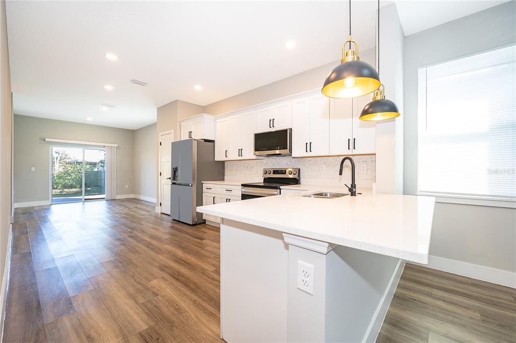 For Rent: $2,800 (4 beds, 2 baths, 1686 Square Feet)