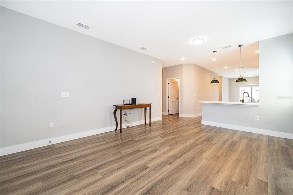 For Rent: $2,800 (4 beds, 2 baths, 1686 Square Feet)
