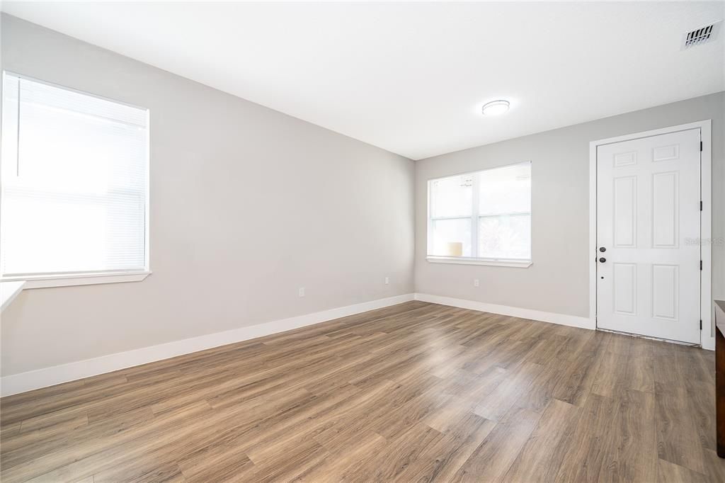 For Rent: $2,800 (4 beds, 2 baths, 1686 Square Feet)