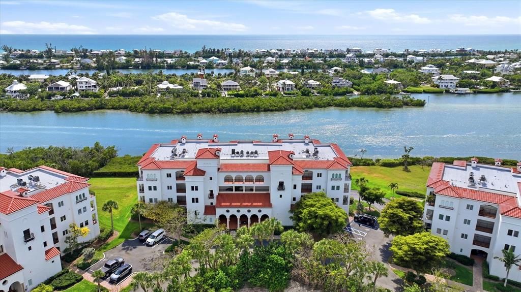 На продажу: $550,000 (2 спален, 2 ванн, 1682 Квадратных фут)