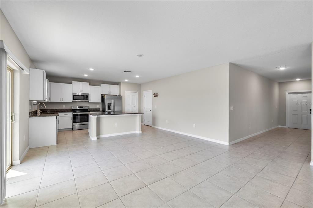 Active With Contract: $385,000 (4 beds, 2 baths, 2635 Square Feet)