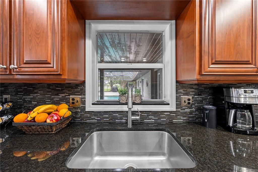 Activo con contrato: $615,000 (4 camas, 3 baños, 3098 Pies cuadrados)