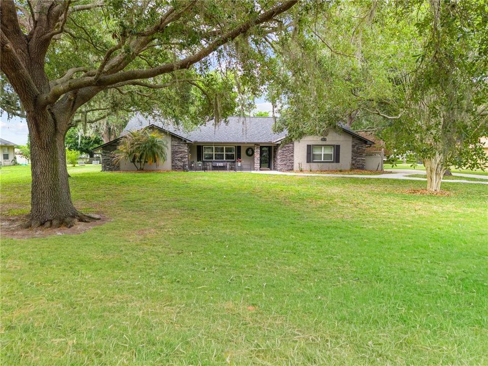 Activo con contrato: $615,000 (4 camas, 3 baños, 3098 Pies cuadrados)