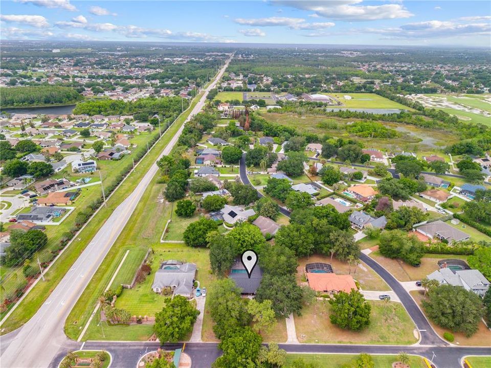 Activo con contrato: $615,000 (4 camas, 3 baños, 3098 Pies cuadrados)