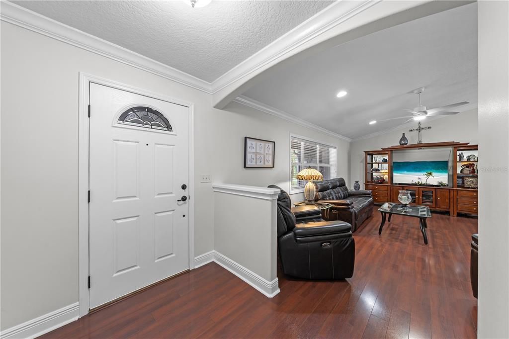 Activo con contrato: $615,000 (4 camas, 3 baños, 3098 Pies cuadrados)