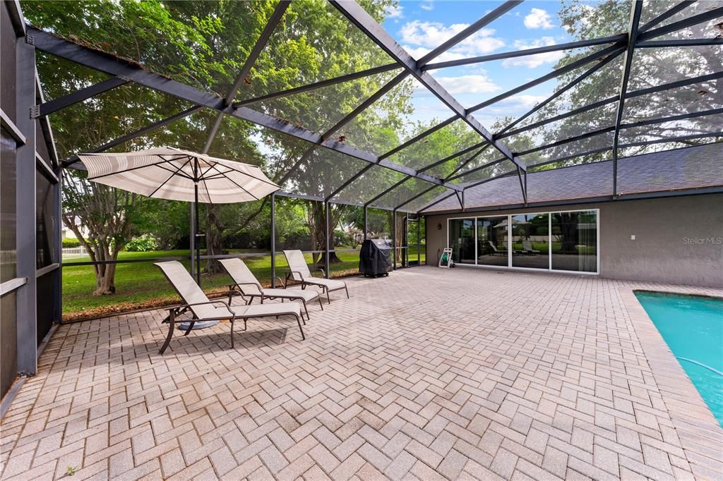 Activo con contrato: $615,000 (4 camas, 3 baños, 3098 Pies cuadrados)