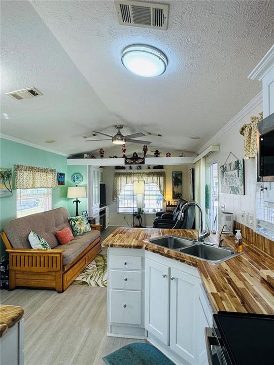 For Sale: $129,000 (1 beds, 1 baths, 492 Square Feet)