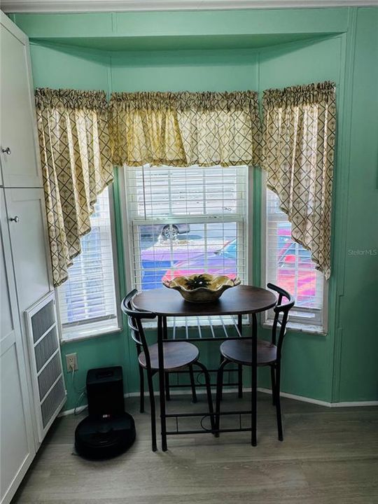 For Sale: $129,000 (1 beds, 1 baths, 492 Square Feet)