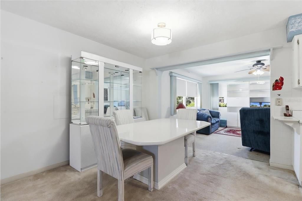 Activo con contrato: $189,000 (2 camas, 2 baños, 1208 Pies cuadrados)