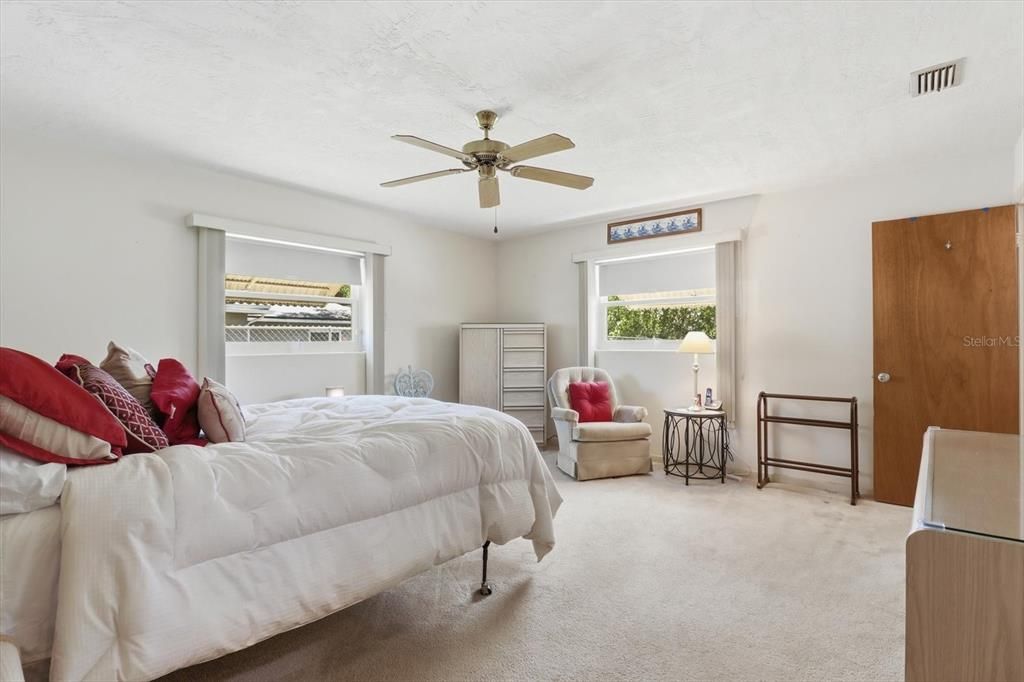 Activo con contrato: $189,000 (2 camas, 2 baños, 1208 Pies cuadrados)