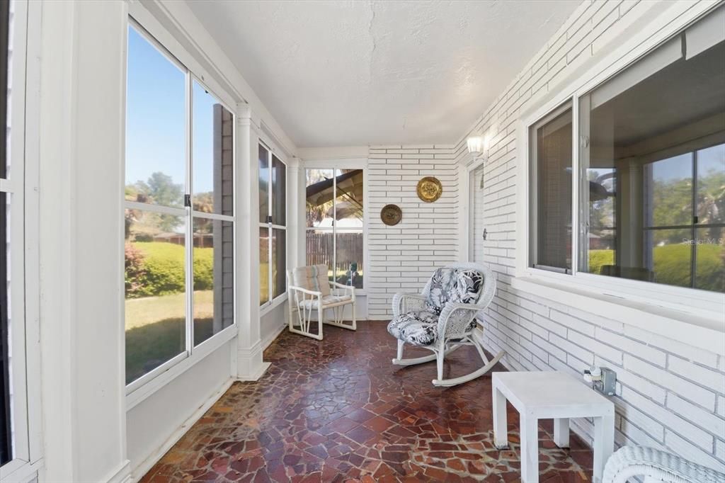 Activo con contrato: $189,000 (2 camas, 2 baños, 1208 Pies cuadrados)