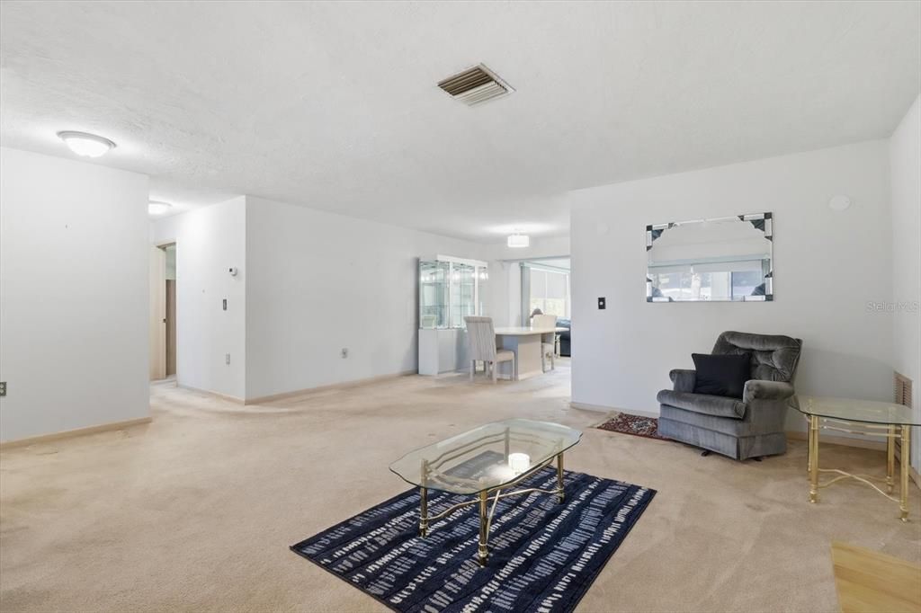 Activo con contrato: $189,000 (2 camas, 2 baños, 1208 Pies cuadrados)