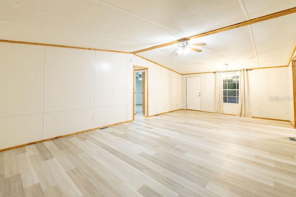 En Venta: $164,900 (3 camas, 2 baños, 1296 Pies cuadrados)