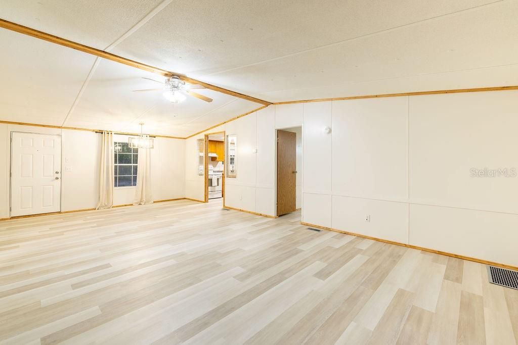En Venta: $164,900 (3 camas, 2 baños, 1296 Pies cuadrados)