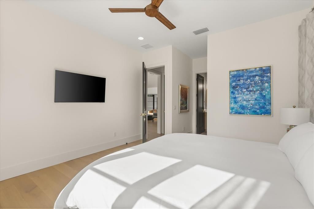 For Sale: $4,285,000 (4 beds, 5 baths, 4066 Square Feet)
