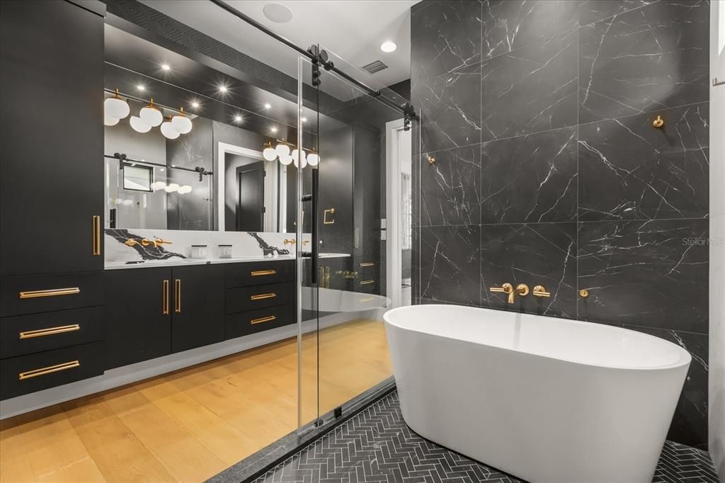 For Sale: $4,285,000 (4 beds, 5 baths, 4066 Square Feet)