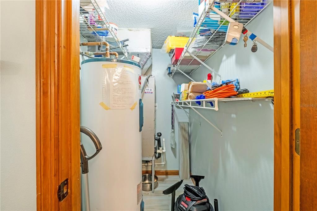 For Sale: $380,000 (2 beds, 2 baths, 1150 Square Feet)