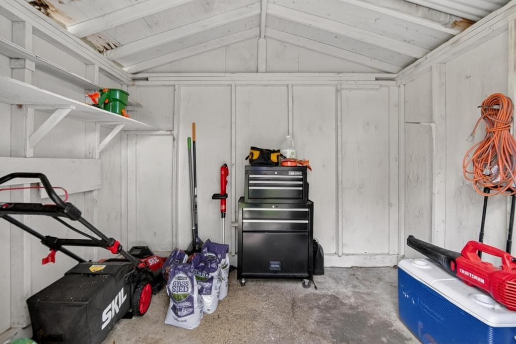 Active With Contract: $250,000 (3 beds, 2 baths, 1035 Square Feet)