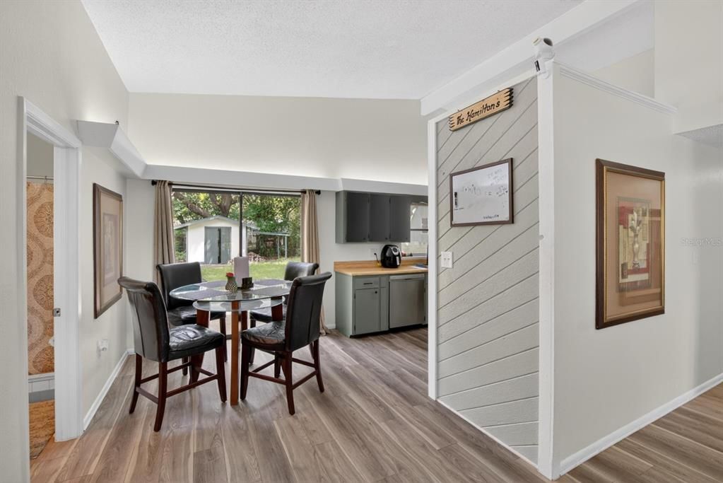 Active With Contract: $250,000 (3 beds, 2 baths, 1035 Square Feet)