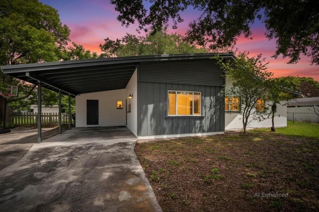 Active With Contract: $250,000 (3 beds, 2 baths, 1035 Square Feet)